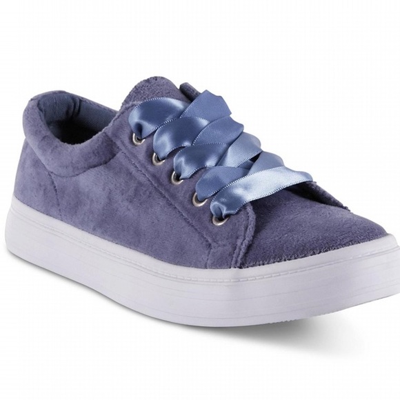 Boutique Shoes - Velvet Ribbon Laced Sneakers Sz 9